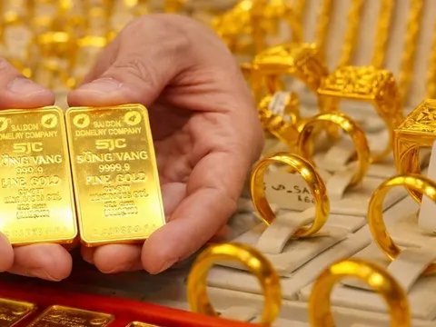 Giá vàng hôm nay 4/3/2026 mới nhất: Vàng SJC lao dốc, người mua lỗ gần 11 triệu đồng/lượng