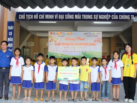 Oriflame đồng hành cùng sinh viên UEH mang “Đan Xuân” ấm áp đến trẻ em khó khăn