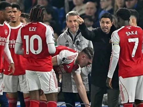 Lấy 3 điểm từ Brighton, Arsenal bứt tốc bỏ lại Man City