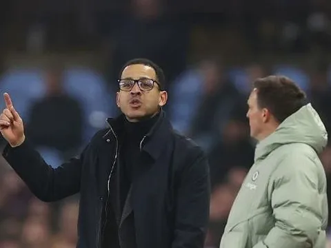 Rosenior cảnh báo Chelsea sau trận hủy diệt Villa 4-1