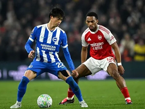 Parlour hả hê khi Arsenal thắng và Man City sẩy chân