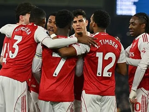 Vinh quang của Arsenal nằm ở sự thực dụng bị chối bỏ