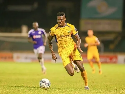 Vướng luật FIFA, Olaha phải chờ tới 2027 để lên tuyển