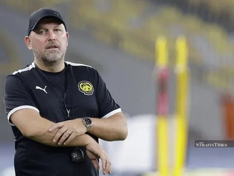 HLV Malaysia săn viện binh đấu tuyển Việt Nam