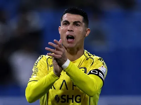 Ronaldo dính chấn thương, nguy cơ nghỉ thi đấu 1 tháng
