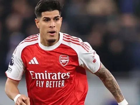 Arsenal chi 45 triệu bảng mua đứt Hincapie