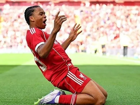 Canh bạc mang tên sao trẻ của Slot tại FA Cup