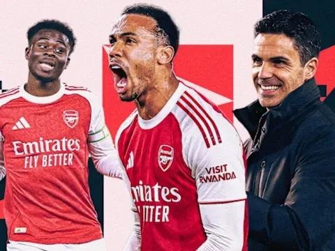 "Nghệ thuật hắc ám" giúp Arsenal tiến gần ngôi vương.