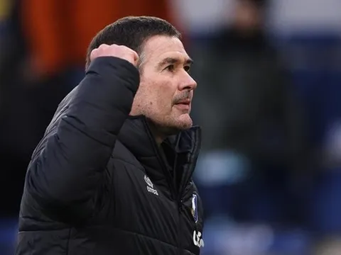 HLV Mansfield tin có thể tạo địa chấn trước Arsenal