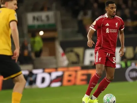 Gravenberch cảnh báo Liverpool về sức mạnh thật của Wolves