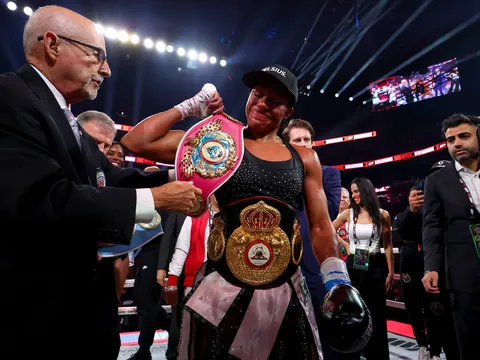 Alycia Baumgardner thượng đài chính: Bước tiến lớn hay chỉ là màn 'giậm chân tại chỗ'?