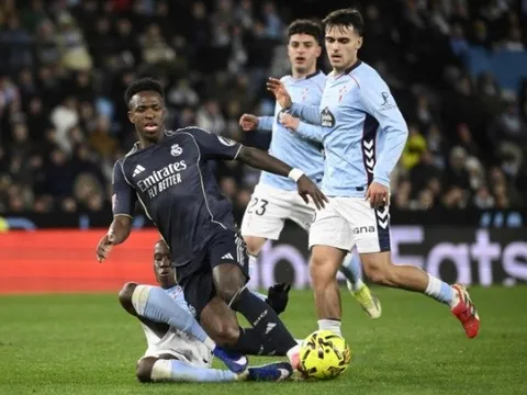 Valverde ghi bàn phút 90+5', Real Madrid áp sát Barca ở La Liga