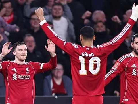 Robertson sắm vai chính, Liverpool hạ Wolves để vào vòng 6 FA Cup