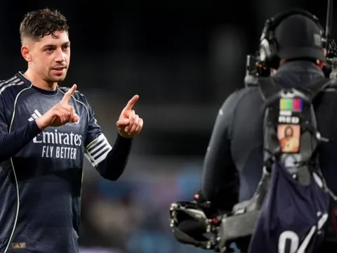 Madrid thắng nhọc vì Trent, hàng tiền vệ là cứu cánh