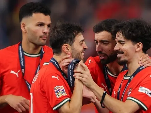 Vitinha chọn Bruno Fernandes vào nhóm 4 tiền vệ hay nhất thế giới