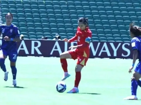 Fan hâm mộ xót xa cho tuyển nữ Việt Nam thi đấu dưới nắng gắt