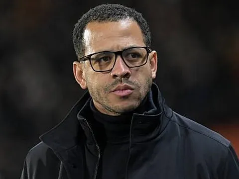 Rosenior tuyên bố Chelsea sẽ cực kỳ nghiêm túc đấu Wrexham