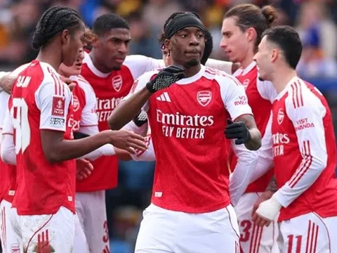 Arsenal cán mốc 100 bàn thắng mùa này sau khi hạ Mansfield
