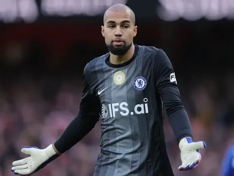 Joe Cole khuyên Chelsea mua sao Man City thay Sanchez