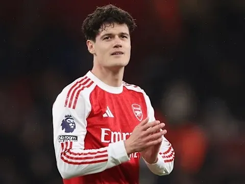 Norgaard hóa mỏ neo vững chắc giúp Arsenal hạ Mansfield