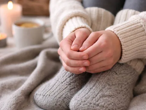 Hay lạnh tay chân đừng chủ quan: Có thể cơ thể đang phát tín hiệu cảnh báo điều này