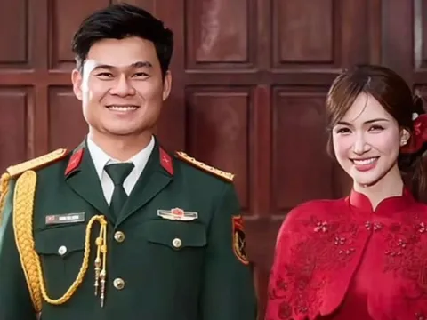 Hòa Minzy công khai được bạn trai quân nhân hỏi cưới