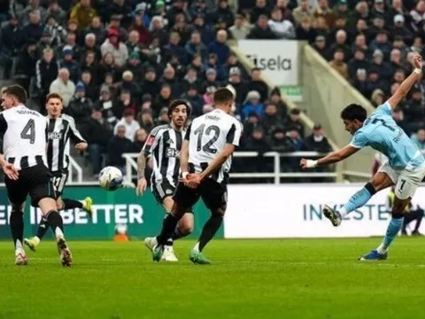 5 điểm nhấn Newcastle 1-3 Man City:  "Hung thần" Omar Marmoush; Đội hình B đẳng cấp
