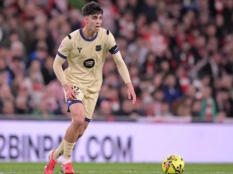 Sao trẻ Barca gặp vấn đề dạ dày