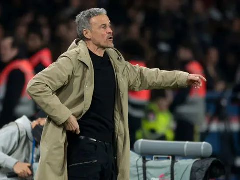 Evra gọi Enrique là HLV trong mơ của MU