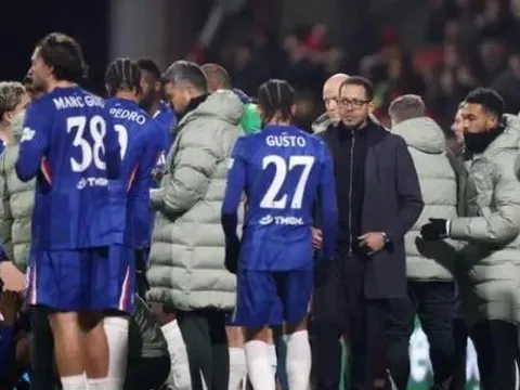 Tại sao Chelsea không thể kiểm soát trận đấu?