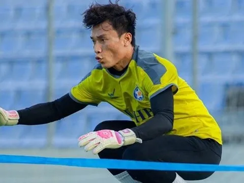 Văn Toản tỏa sáng khi thế chỗ Bùi Tiến Dũng