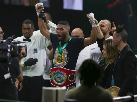 Nhà vô địch Olympic Hebert Conceicao dẫn đầu sự kiện ProBox tại Newark