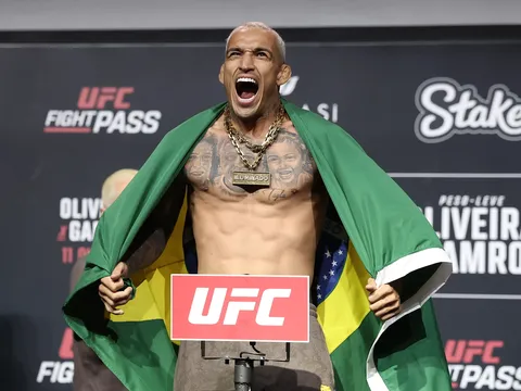 Charles Oliveira: Mục tiêu 'kết liễu nhanh' Max Holloway để viết nên lịch sử tại Nhà Trắng