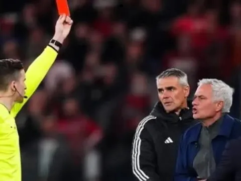 Hòa nhọc nhằn, Mourinho ví Benfica đạp xe đạp đua mô tô với Porto