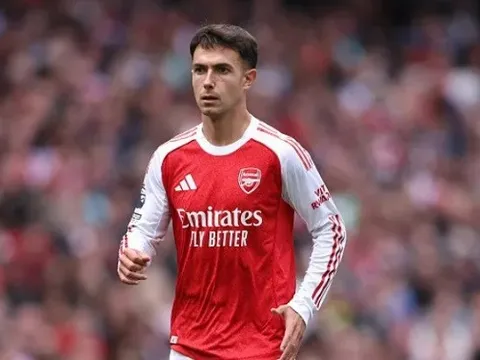 Xavi xót xa nhìn Zubimendi nâng tầm tuyến giữa Arsenal