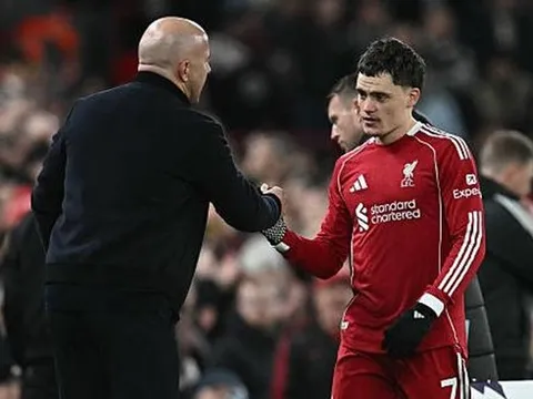 Liverpool cần ưu tiên mua "hàng NHA" như Arsenal