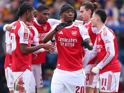 Ghi 100 bàn mùa này, ai dám chê Arsenal nhàm chán?