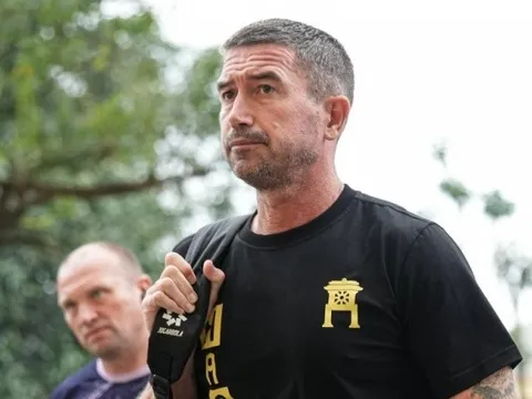 Harry Kewell ca ngợi Hoàng Hên là tài năng lớn của Hà Nội