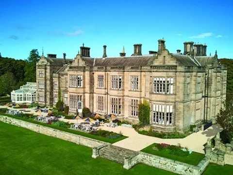 Barca ở khách sạn kiểu Harry Potter trước trận gặp Newcastle