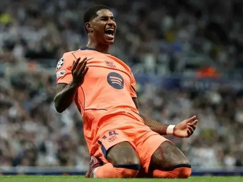 Rashford trở lại nước Anh với trái tim thuộc về Barca