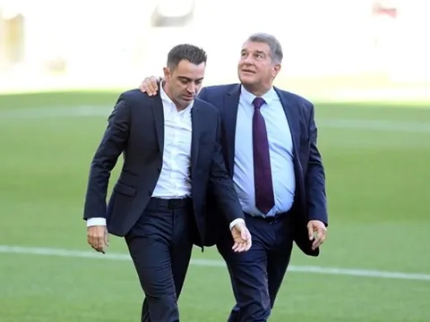 Laporta phản pháo Xavi sau những cáo buộc về Messi