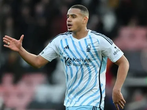 Liverpool chi 80 triệu euro tranh Murillo với MU