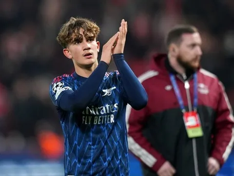 Làn gió Max Dowman tiếp lửa Arsenal đua vô địch