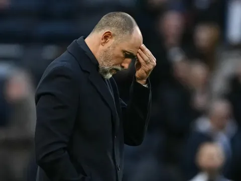 Pardew khuyên Tottenham không nên sa thải Tudor