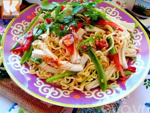 Cách ăn mì tôm buổi sáng vừa bổ vừa ngon