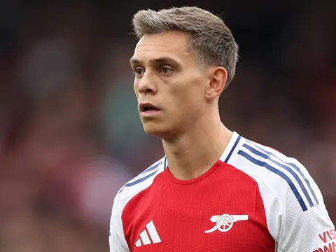 Bán Trossard 25 triệu, Arsenal chi 75 triệu mua Gordon