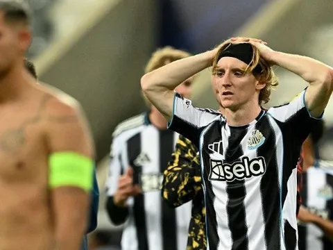 Lời nguyền hung thần Barcelona đang bủa vây Newcastle