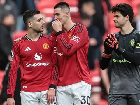 Sesko ngỡ ngàng trước tình bạn giữa Diogo Dalot và Fred