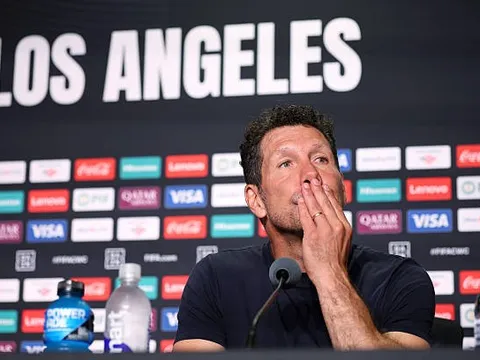 Simeone tự hạ thấp Atletico và màn tâm lý chiến trước Tottenham