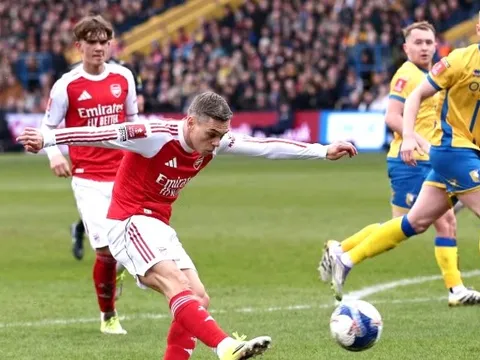 Đã đến lúc Arsenal chấm dứt lương duyên với Trossard